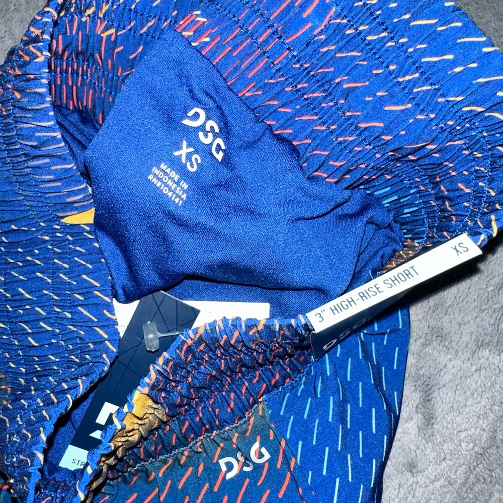 DSG Women’s XS high-rise stride shorts NWT - Picture 3 of 4